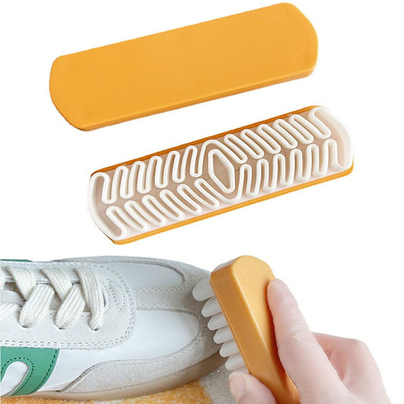 Кожаная щетка для замшевых сап – обзор и цена Sneaker Care Spray